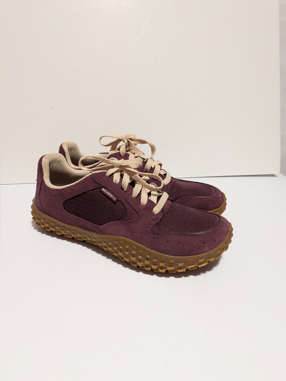 Merrell Women's wrap sneakers dark cherry Shoe Size 8.5 A low-profile silhouett
